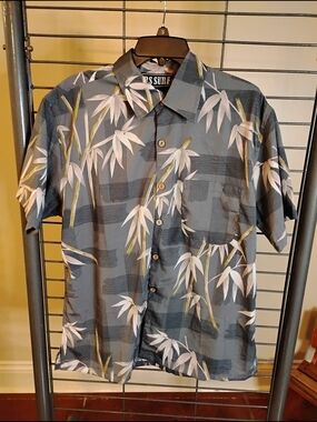 Men's Surf-Style Gray Bamboo Print Short-Sleeve Button-Down Shirt
